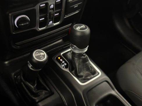 Used 2020 Jeep Wrangler Unlimited Sport S AWD/4WD image 29