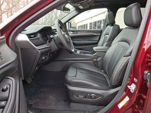 New 2026 Jeep Grand Cherokee Limited image 9