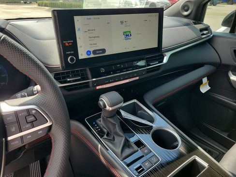 New 2026 Toyota Sienna XSE FWD image 24