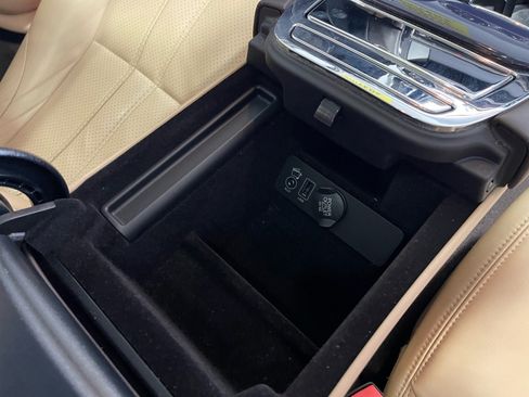 Used 2013 Jaguar XJ RWD image 41