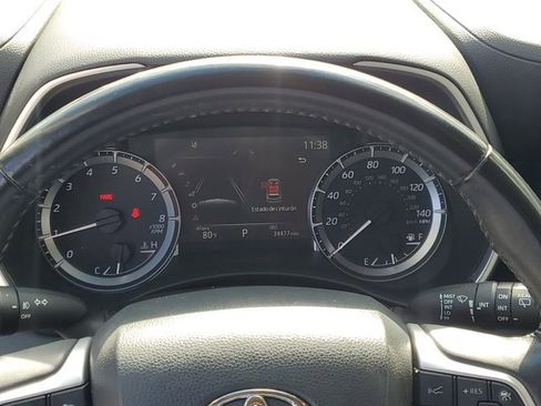 Used 2023 Toyota Highlander XLE image 24