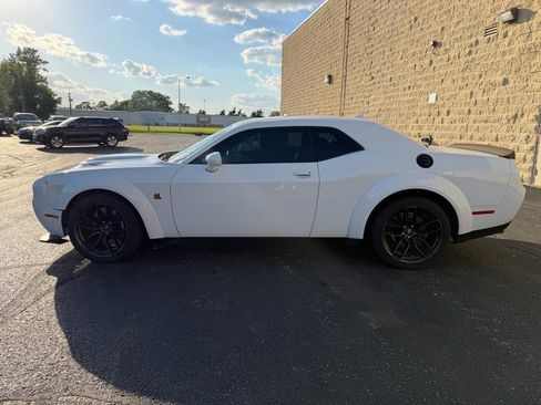 Used 2022 Dodge Challenger R/T Scat Pack RWD image 2