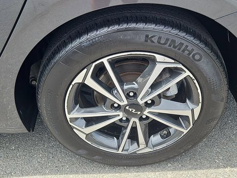 Certified 2023 Kia Forte LXS FWD image 8