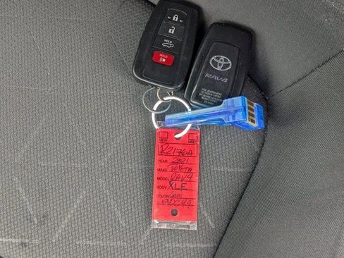 Used 2021 Toyota RAV4 XLE image 36