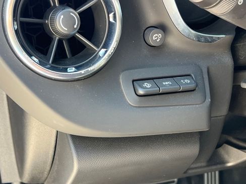 Used 2022 Chevrolet Camaro ZL1 RWD image 27