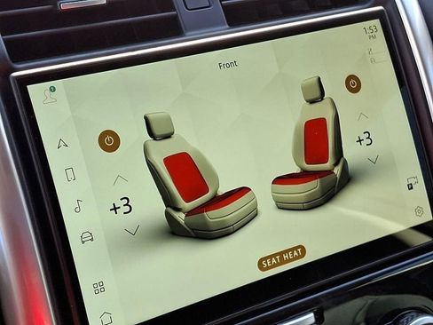 Used 2024 Land Rover Discovery S image 31