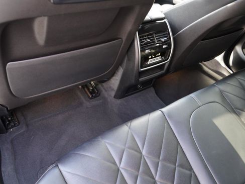 Used 2023 BMW X6 xDrive40i w/ M Sport Package AWD/4WD image 49