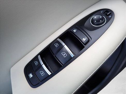 Used 2021 INFINITI QX50 Luxe AWD/4WD image 16