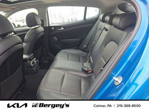 Used 2018 Kia Stinger Premium image 12