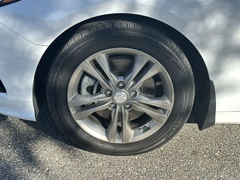 Used 2019 Hyundai Sonata SEL w/ Tech Package 02 FWD image 14