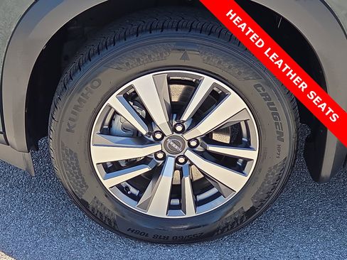 Used 2025 Nissan Pathfinder SL FWD image 7