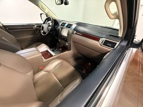 Used 2017 Lexus GX 460 Luxury AWD/4WD image 60
