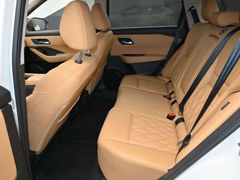 Used 2023 Nissan Rogue Platinum w/ Platinum Premium Package image 13