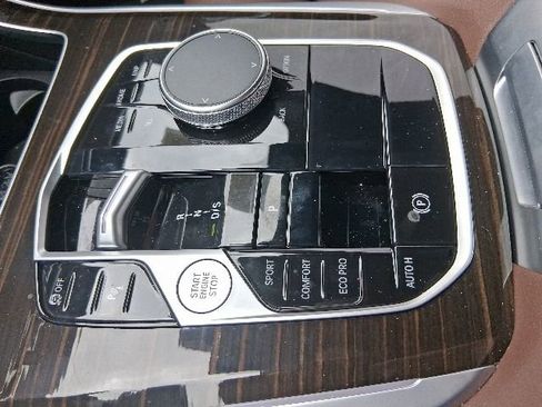 Used 2024 BMW X5 sDrive40i w/ M Sport Package RWD image 13