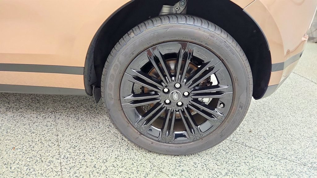 Used 2025 Land Rover Range Rover Evoque S AWD/4WD image 9