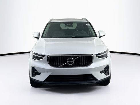 Used 2023 Volvo XC40 B4 Plus w/ Protection Package Premier image 2