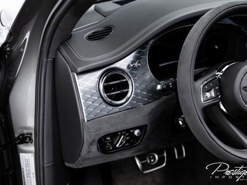 Used 2021 Bentley Bentayga Speed AWD/4WD image 32