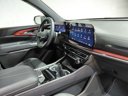 Used 2026 Chevrolet Traverse Z71 image 29