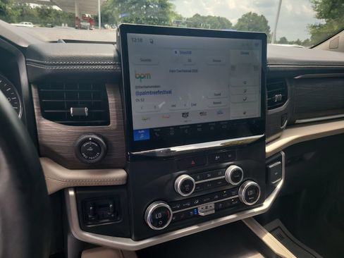 Used 2022 Ford Expedition Max Limited AWD/4WD image 18