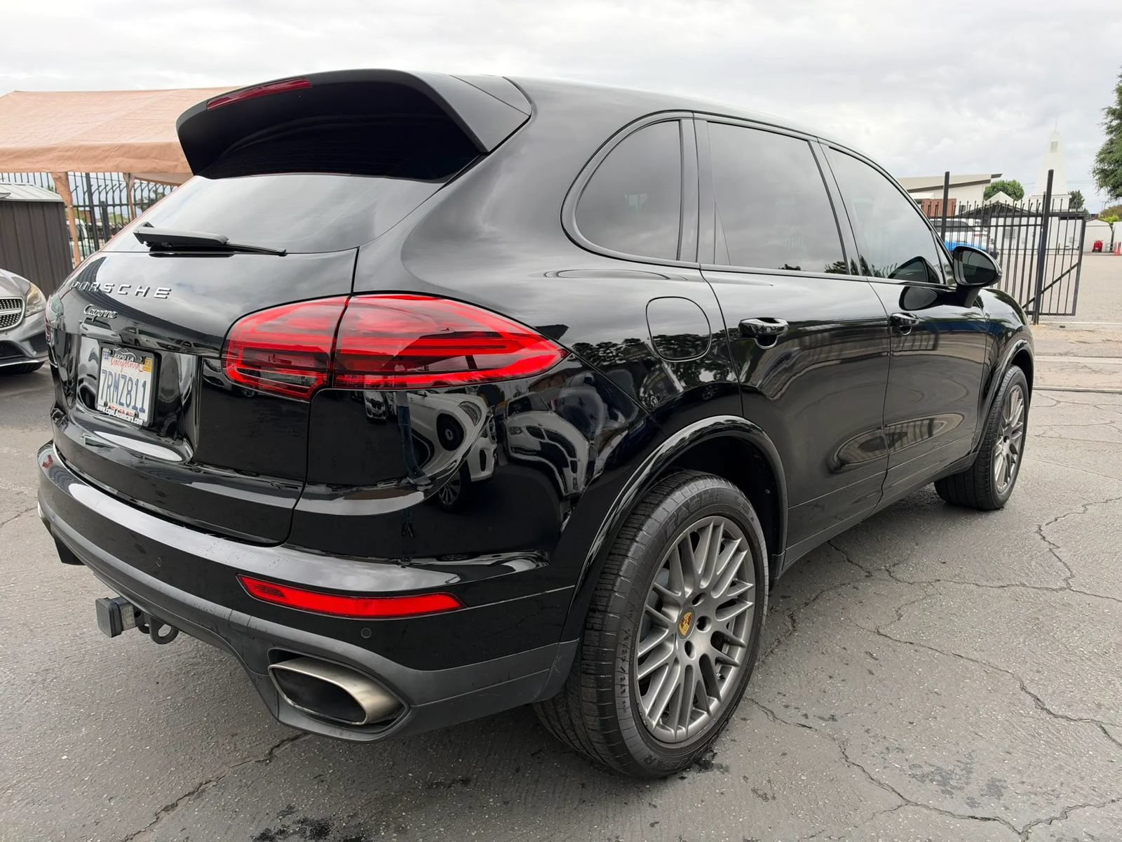Used 2017 Porsche Cayenne AWD/4WD image 11