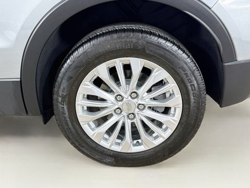 Used 2024 Cadillac XT4 Luxury w/ Cold Weather Package FWD image 33