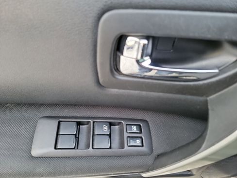 Used 2015 Nissan Rogue S image 11