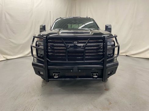 Used 2021 Chevrolet Silverado 2500 High Country image 3