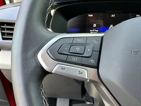 Used 2023 Volkswagen Taos SE image 17