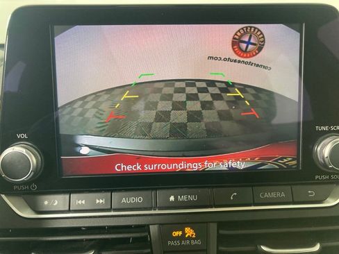 Used 2024 Nissan Altima 2.5 SV image 4