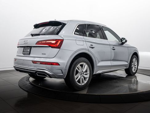Used 2023 Audi Q5 2.0T Premium w/ Convenience Package AWD/4WD image 4