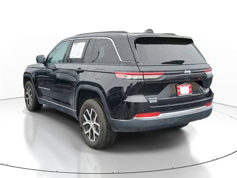 Used 2024 Jeep Grand Cherokee Limited image 4