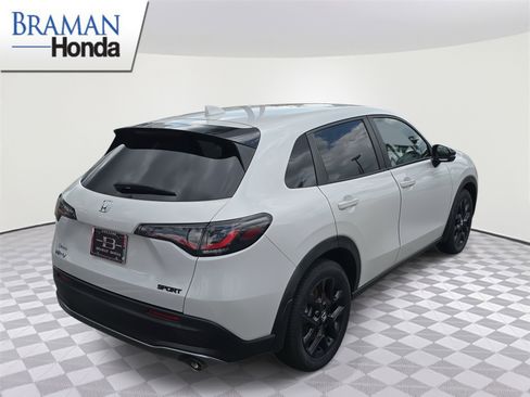 Certified 2023 Honda HR-V Sport image 3