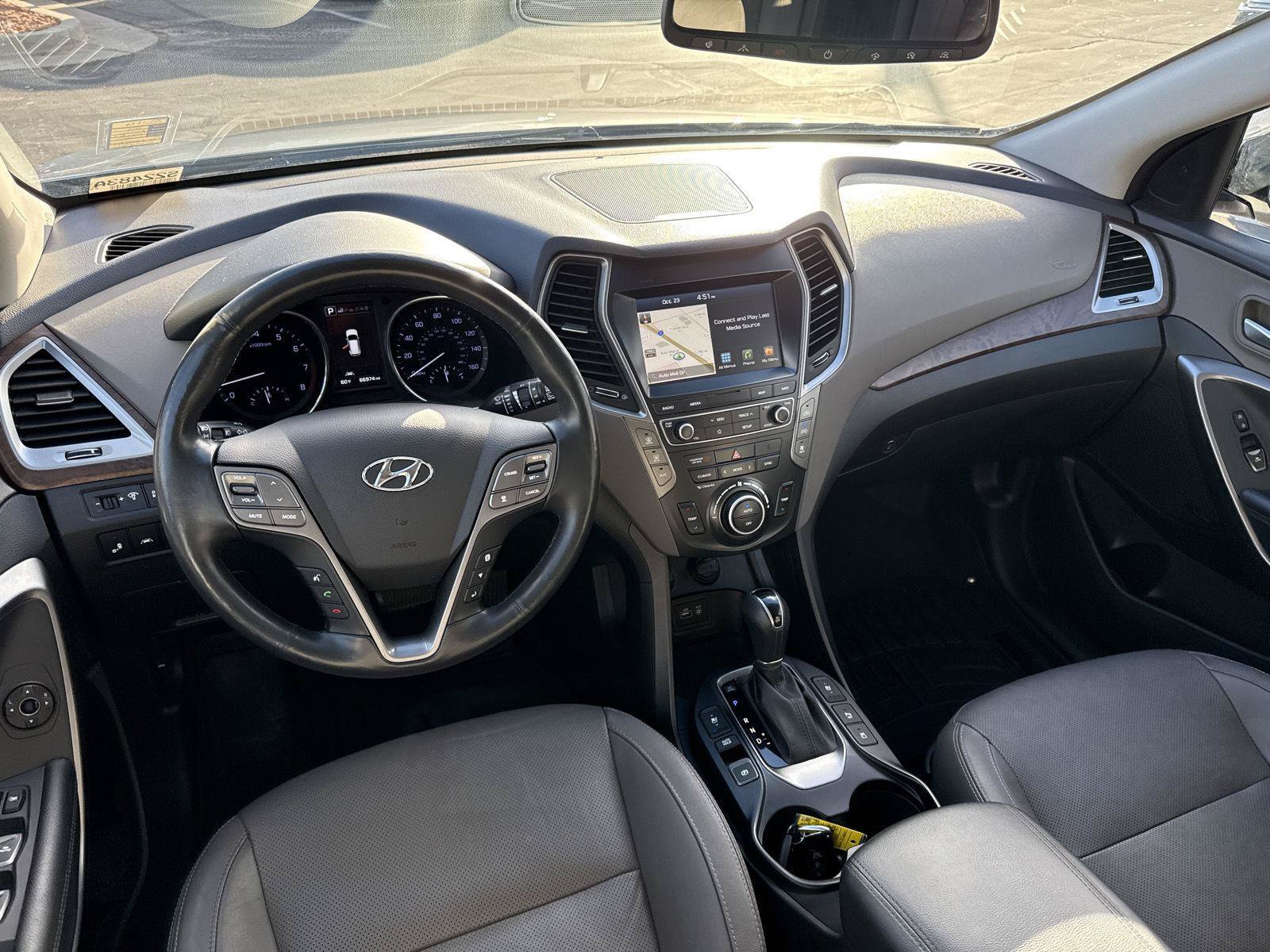 Used 2019 Hyundai Santa Fe XL AWD/4WD image 19
