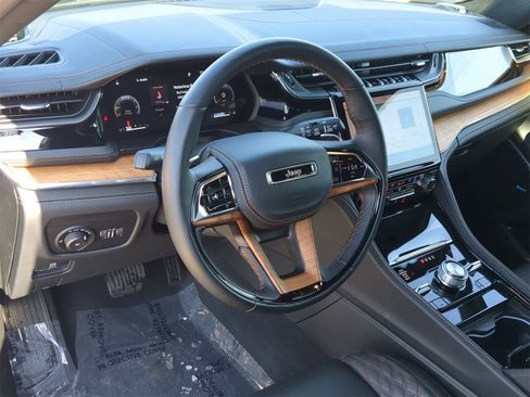 Used 2023 Jeep Grand Cherokee L Summit image 10