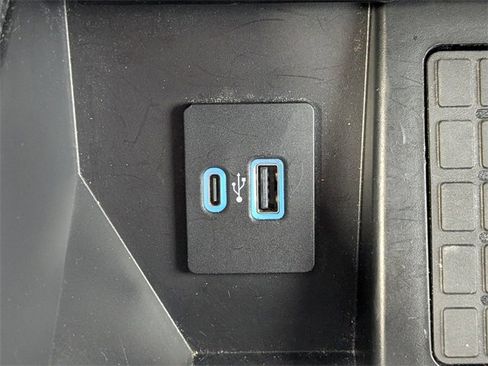 Used 2023 Ford F150 Platinum image 25