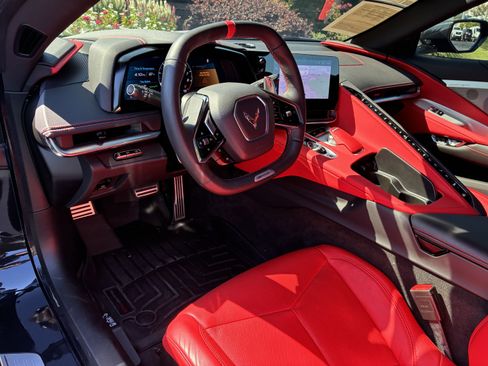 Used 2024 Chevrolet Corvette Z06 RWD image 15