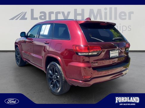 Used 2018 Jeep Grand Cherokee Altitude AWD/4WD image 3