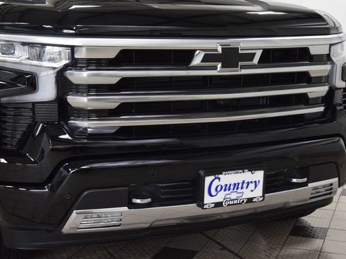 Used 2025 Chevrolet Silverado 1500 High Country AWD/4WD image 13