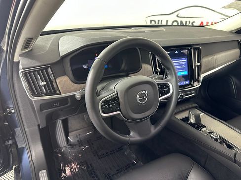 Used 2025 Volvo S90 B6 Plus w/ Protection Package Premier AWD/4WD image 16