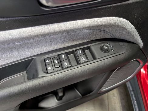 Used 2025 Jeep Compass Latitude AWD/4WD image 13