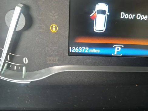 Used 2017 Honda Pilot Touring image 12