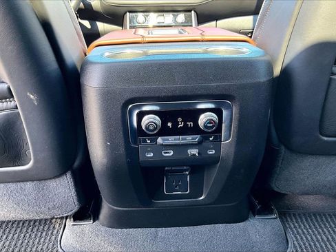 Used 2023 GMC Yukon Denali Ultimate image 17