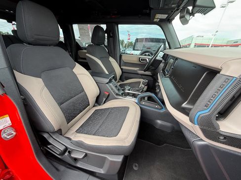 Used 2022 Ford Bronco Wildtrak AWD/4WD image 19
