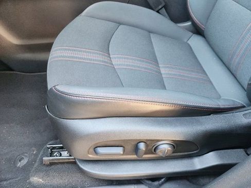 Used 2023 Chevrolet Equinox RS image 27