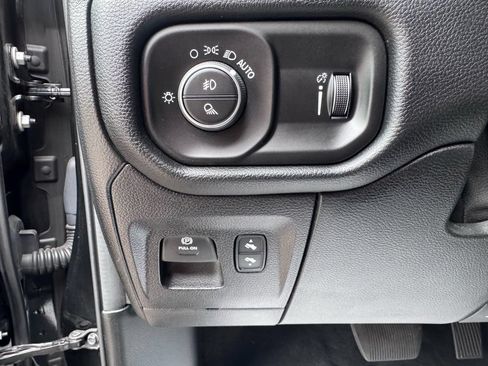 Used 2020 RAM 1500 Big Horn AWD/4WD image 12