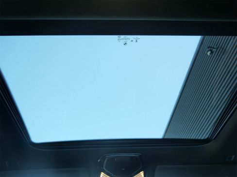 Used 2023 BMW 330i xDrive Sedan image 14