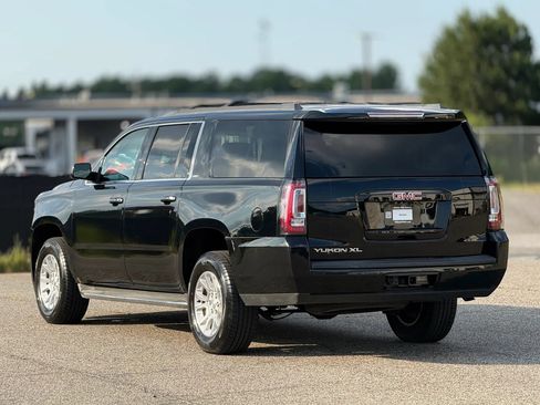 Used 2015 GMC Yukon XL SLT w/ Open Road Package AWD/4WD image 10