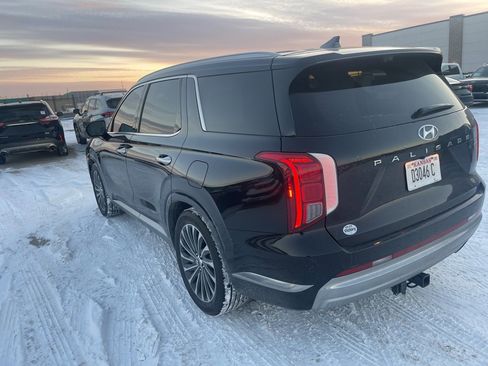 Used 2024 Hyundai Palisade Calligraphy image 8