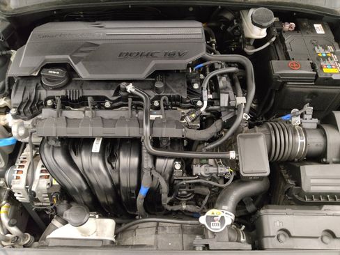 Used 2025 Hyundai Elantra Limited FWD image 30