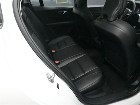 Used 2024 Volvo S60 B5 Core image 25